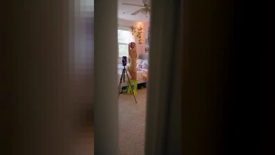 My Stepsister Thinks I’m Pathetic – Candy AI uncensored short, episode 1
